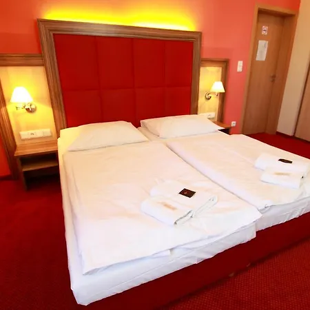 U Divadla Hotel 3*